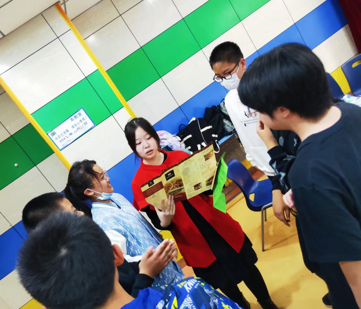 天童教育：面对容易害羞的孩子，应该怎么带